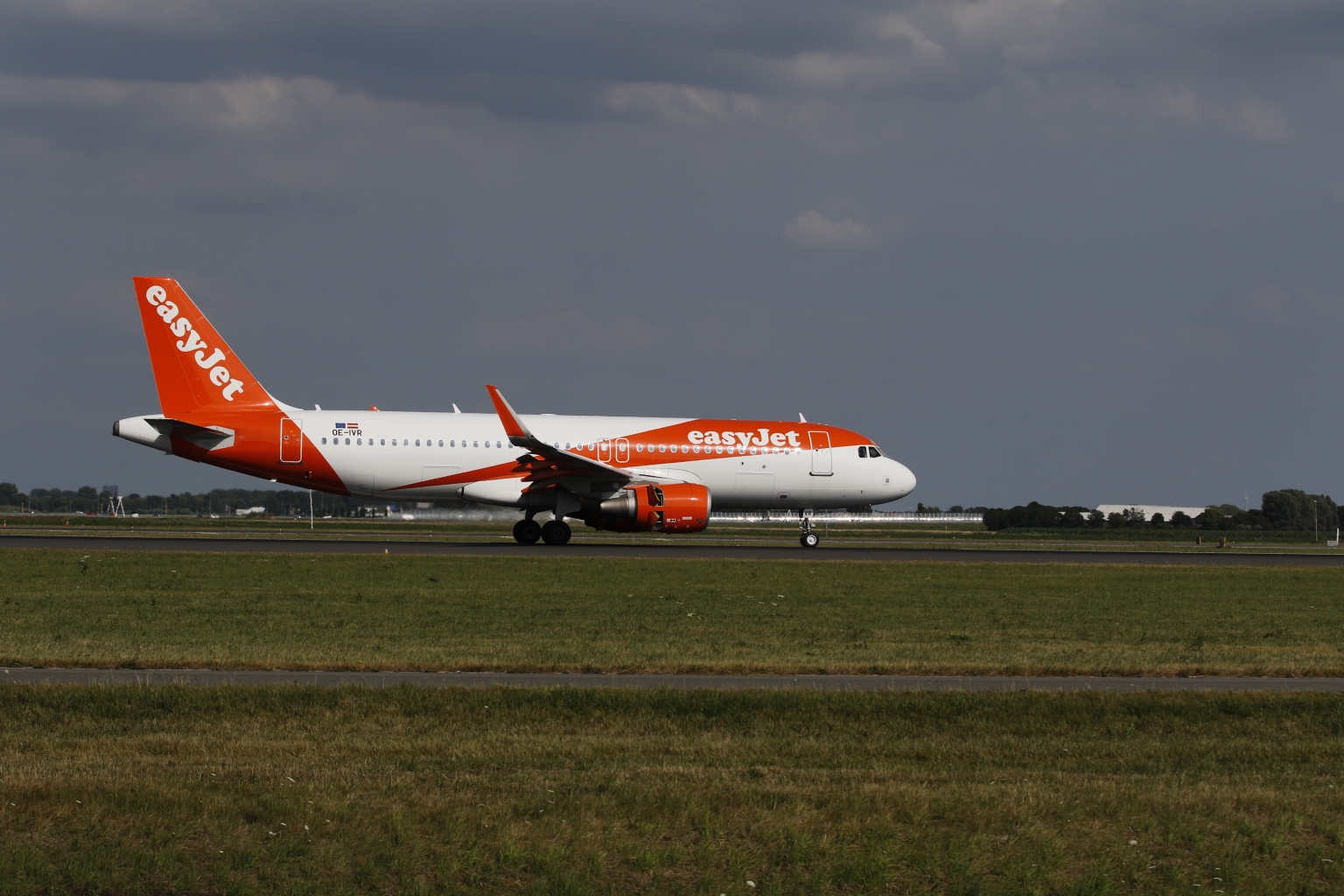 Preview EasyJet OE-IVR Airbus A320-214 (5).JPG